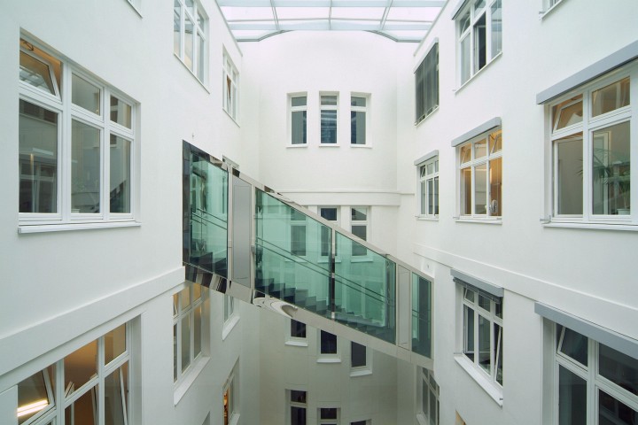 Architekturfotografie Glasbrücke Kontorhaus Bremen