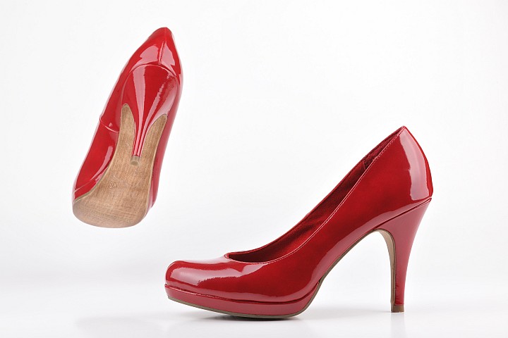 Werbefotografie rote Schuhe Tabletop